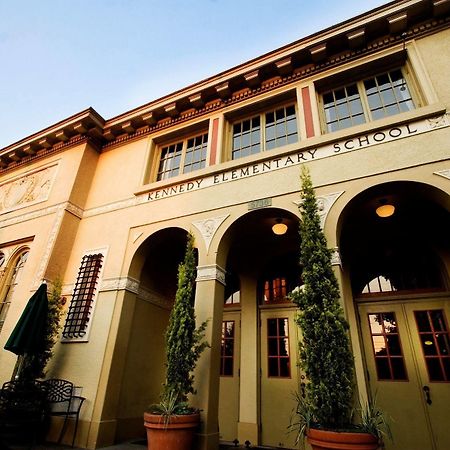 Hotel Mcmenamins Kennedy School Portland Zewnętrze zdjęcie