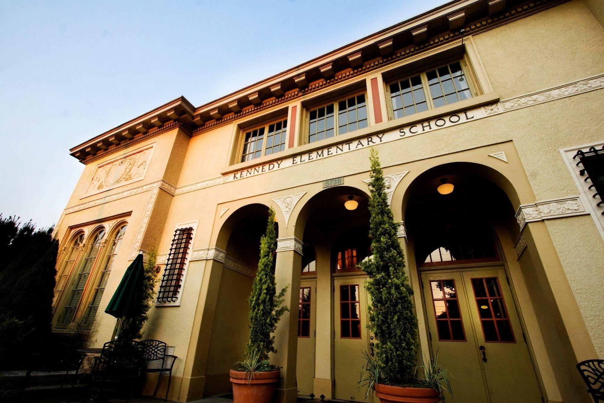 Hotel Mcmenamins Kennedy School Portland Zewnętrze zdjęcie